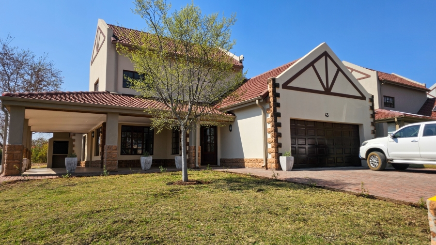 To Let 3 Bedroom Property for Rent in Meerhof North West